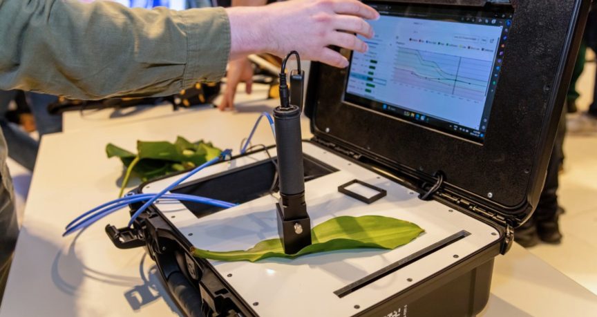 Picketa Systems LENS scanning plant tissue.